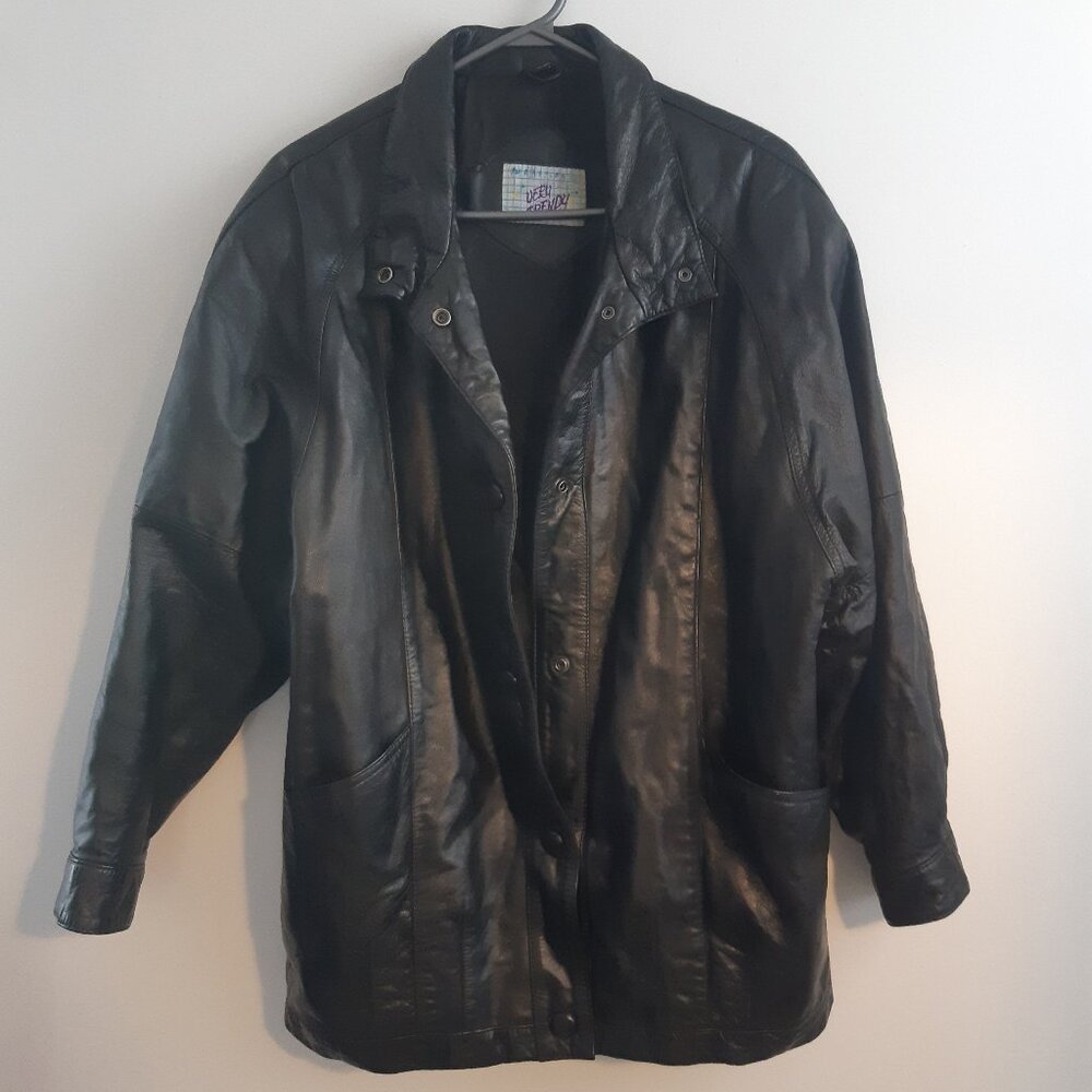 Genuine leather coat from the Very Trendy Brand Small for men